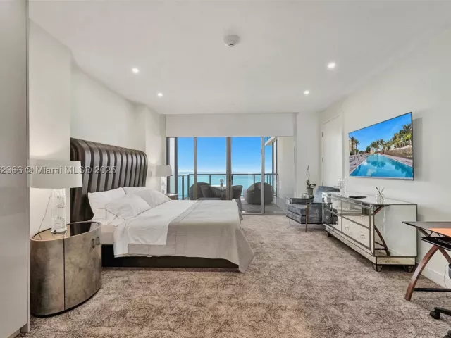 2-bedroom condo for sale in Bal Harbour -  - MondialRealty