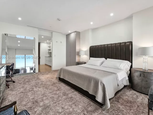 2-bedroom condo for sale in Bal Harbour -  - MondialRealty