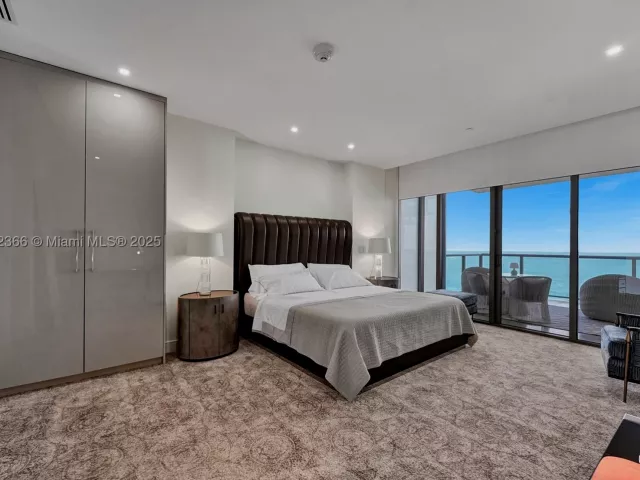 2-bedroom condo for sale in Bal Harbour -  - MondialRealty