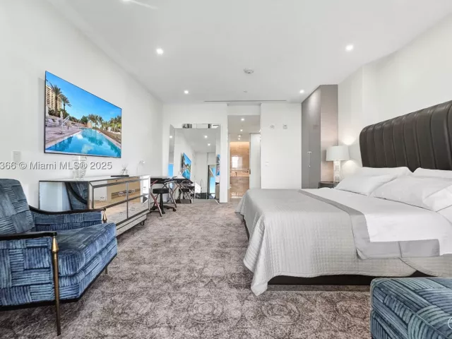 2-bedroom condo for sale in Bal Harbour -  - MondialRealty