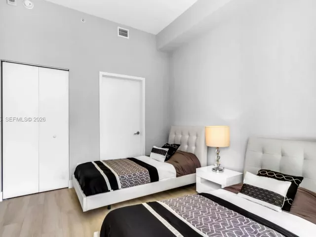 3-bedroom condo for sale in Miami - 501 NE 31st St 306 - MondialRealty