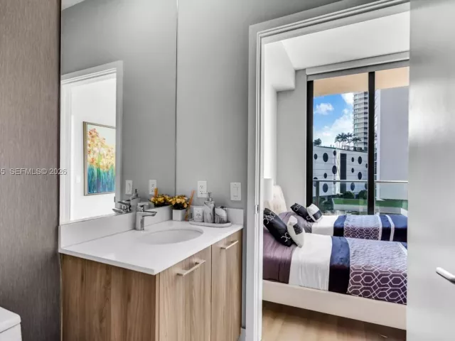 3-bedroom condo for sale in Miami - 501 NE 31st St 306 - MondialRealty