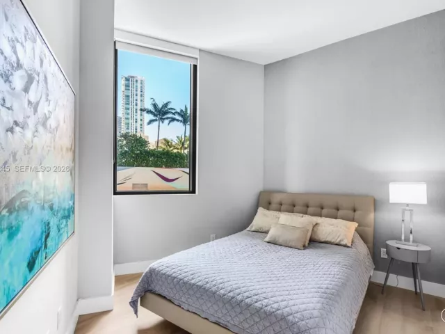 3-bedroom condo for sale in Miami - 501 NE 31st St 306 - MondialRealty