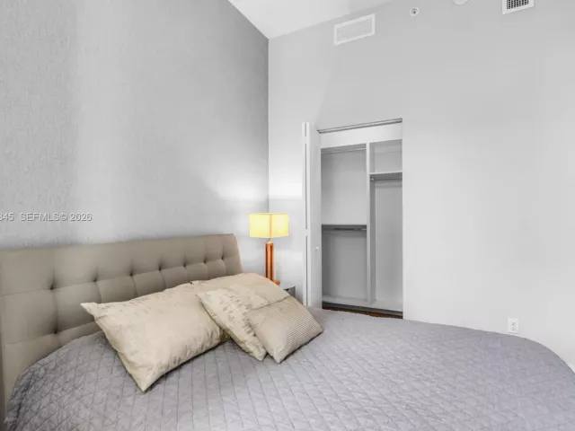 3-bedroom condo for sale in Miami - 501 NE 31st St 306 - MondialRealty