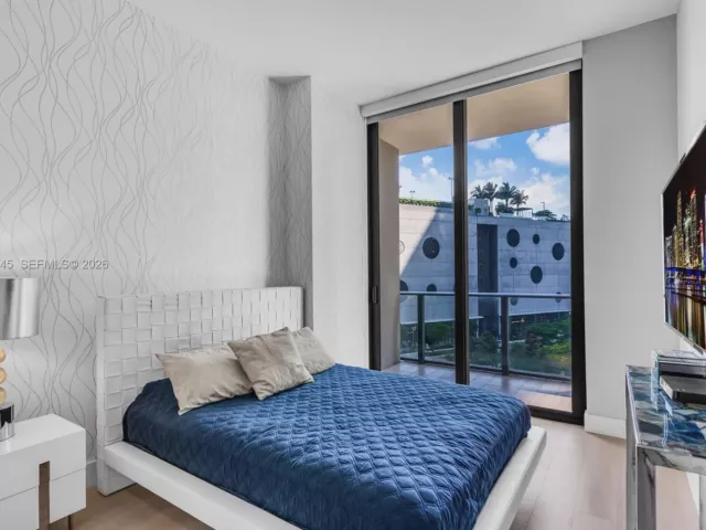 3-bedroom condo for sale in Miami - 501 NE 31st St 306 - MondialRealty