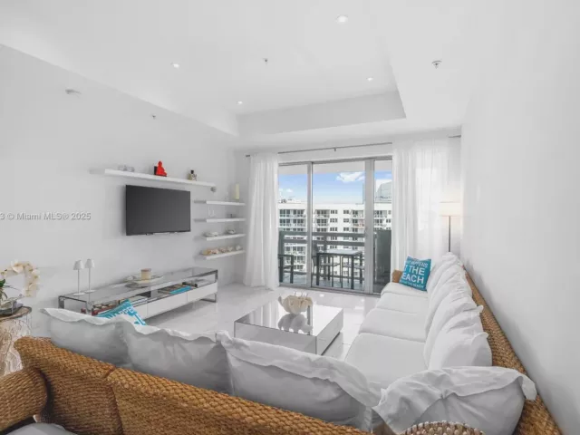 2-bedroom condo for sale in Miami Beach - 1500 Bay Rd 1548S - MondialRealty