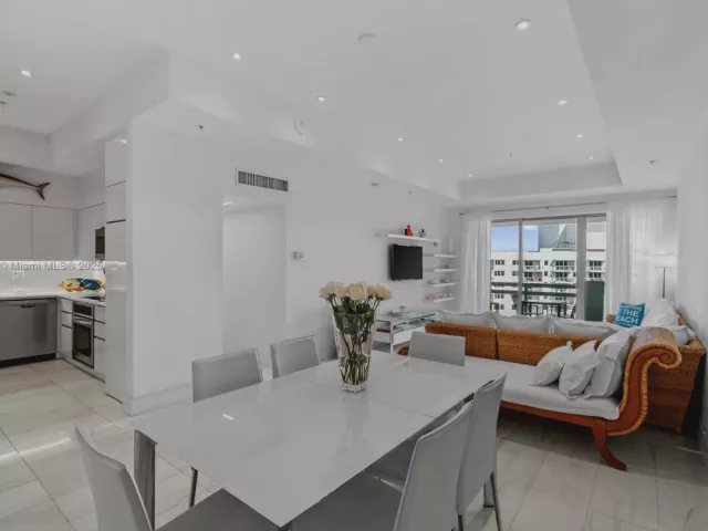 2-bedroom condo for sale in Miami Beach - 1500 Bay Rd 1548S - MondialRealty