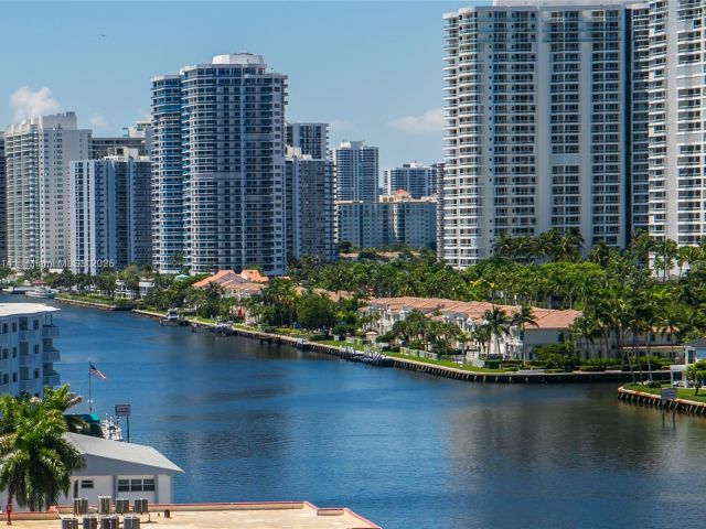 2-bedroom condo for sale in Hallandale Beach - 2017 S Ocean Dr 1008 - MondialRealty