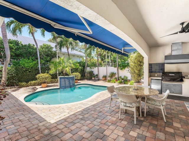 Home for sale at 125 NE 10th Street - photo 6440459