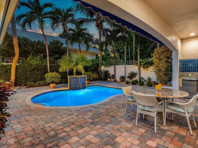 Home for sale at 125 NE 10th Street - photo 6440460