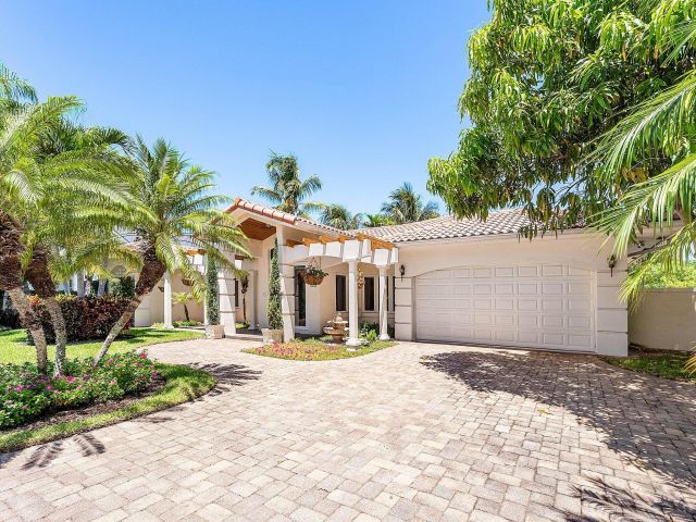 Home for sale at 125 NE 10th Street - photo 6440464