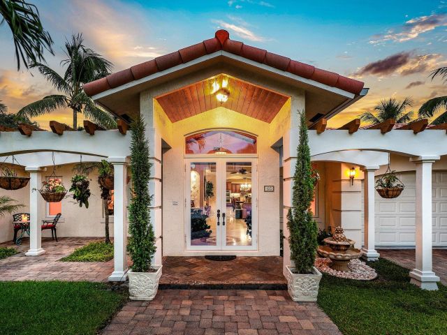 Home for sale at 125 NE 10th Street - photo 6440469