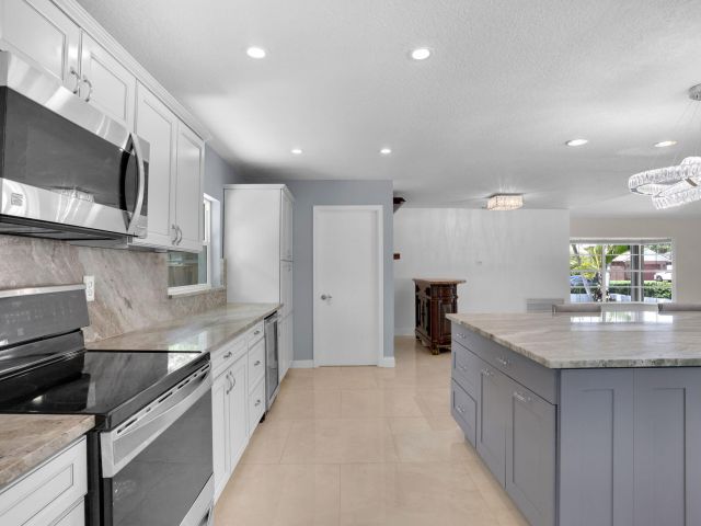 Home for sale at 17634 Lake Park Road - photo 6445857