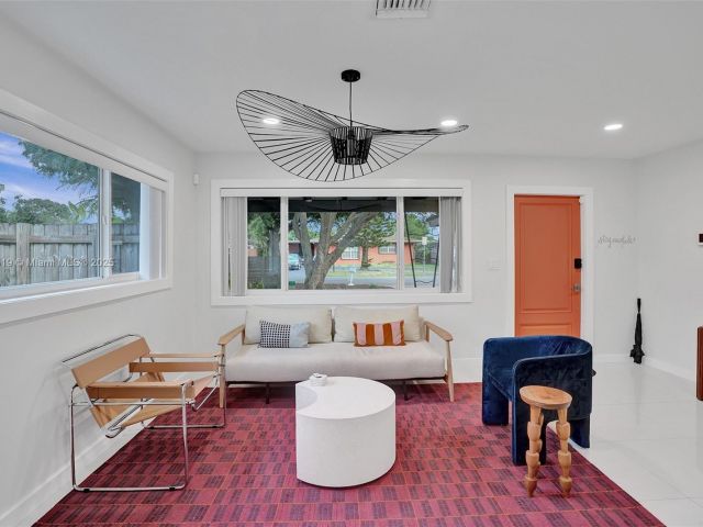 2-bedroom home for rent in Fort Lauderdale - 1605 NW 7th Ter - MondialRealty