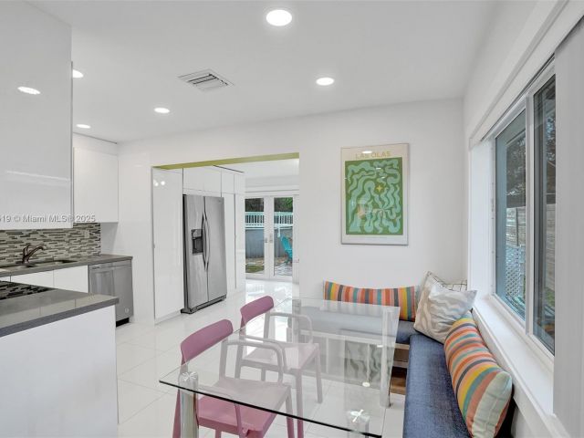 2-bedroom home for rent in Fort Lauderdale - 1605 NW 7th Ter - MondialRealty