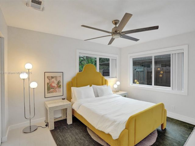 2-bedroom home for rent in Fort Lauderdale - 1605 NW 7th Ter - MondialRealty