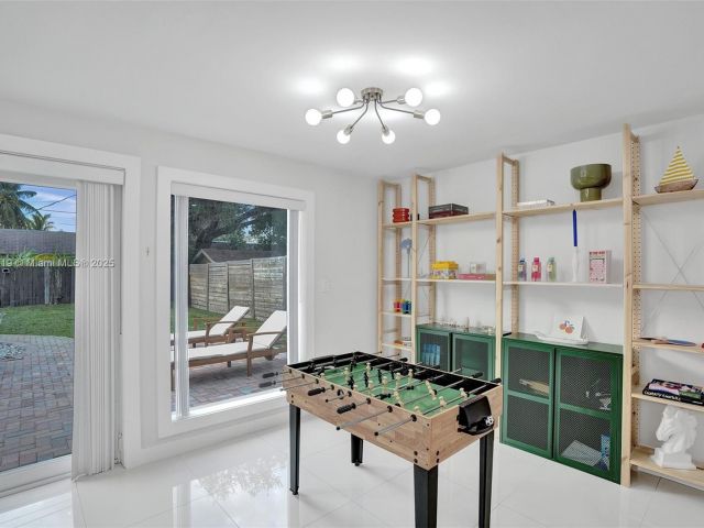 2-bedroom home for rent in Fort Lauderdale - 1605 NW 7th Ter - MondialRealty