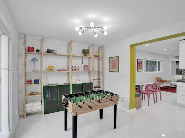 2-bedroom home for rent in Fort Lauderdale - 1605 NW 7th Ter - MondialRealty