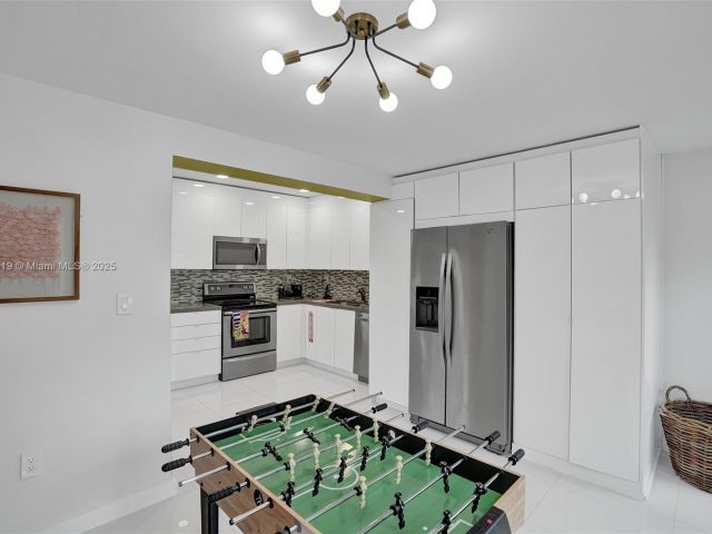 2-bedroom home for rent in Fort Lauderdale - 1605 NW 7th Ter - MondialRealty