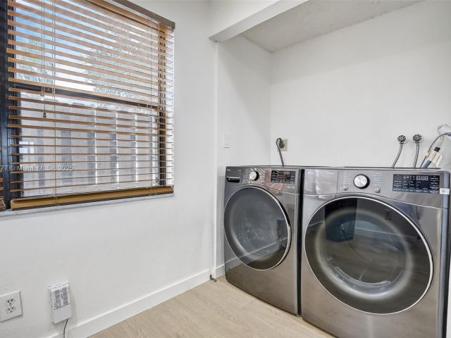 3-bedroom home for sale in Pembroke Pines - 340 SW 97th Ave - MondialRealty