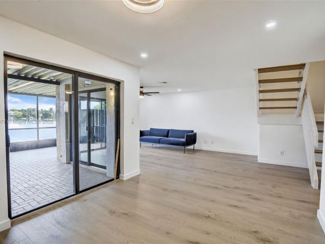 3-bedroom home for sale in Pembroke Pines - 340 SW 97th Ave - MondialRealty