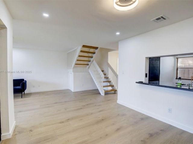 3-bedroom home for sale in Pembroke Pines - 340 SW 97th Ave - MondialRealty