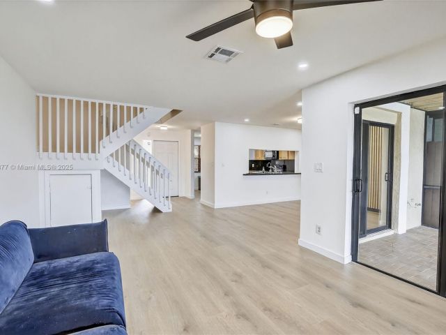 3-bedroom home for sale in Pembroke Pines - 340 SW 97th Ave - MondialRealty