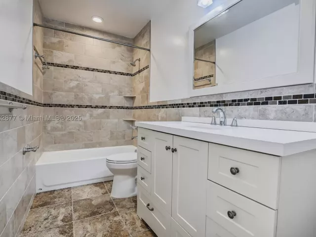 3-bedroom home for sale in Pembroke Pines - 340 SW 97th Ave - MondialRealty