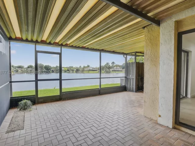 3-bedroom home for sale in Pembroke Pines - 340 SW 97th Ave - MondialRealty