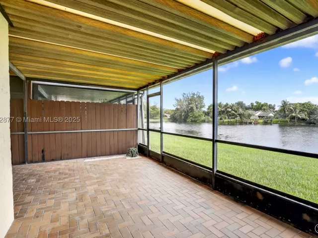 3-bedroom home for sale in Pembroke Pines - 340 SW 97th Ave - MondialRealty