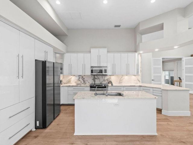 Home for sale at 16100 Villa Vizcaya Place - photo 6441180