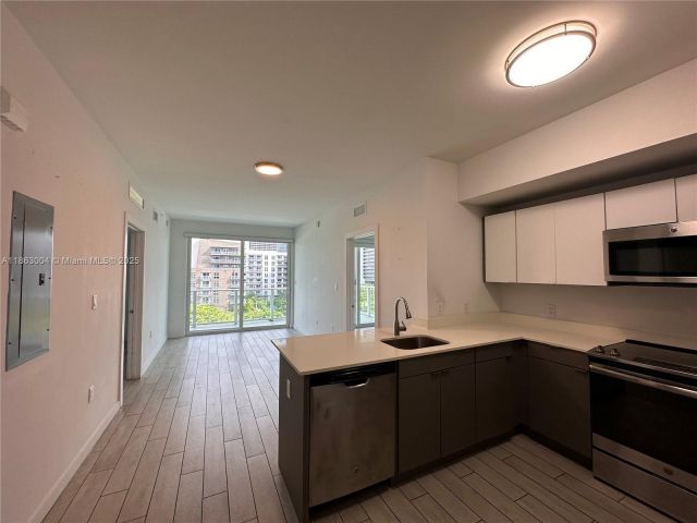 2-bedroom condo for sale in Miami - 321 NE 26th St 601 - MondialRealty