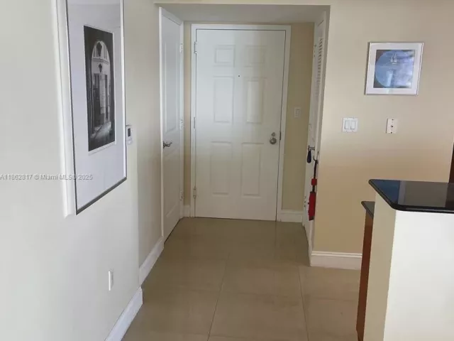 1-bedroom condo for rent in Sunny Isles Beach -  - MondialRealty