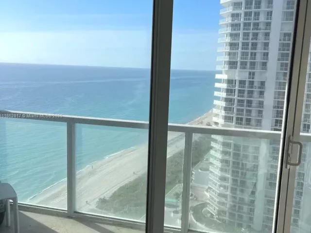 1-bedroom condo for rent in Sunny Isles Beach -  - MondialRealty