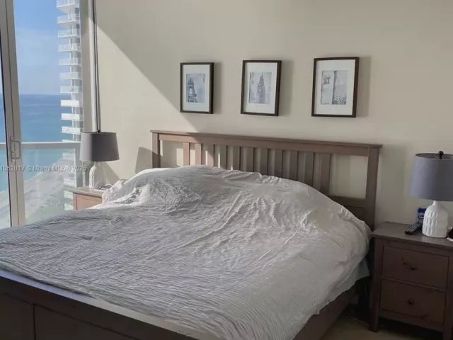 1-bedroom condo for rent in Sunny Isles Beach -  - MondialRealty