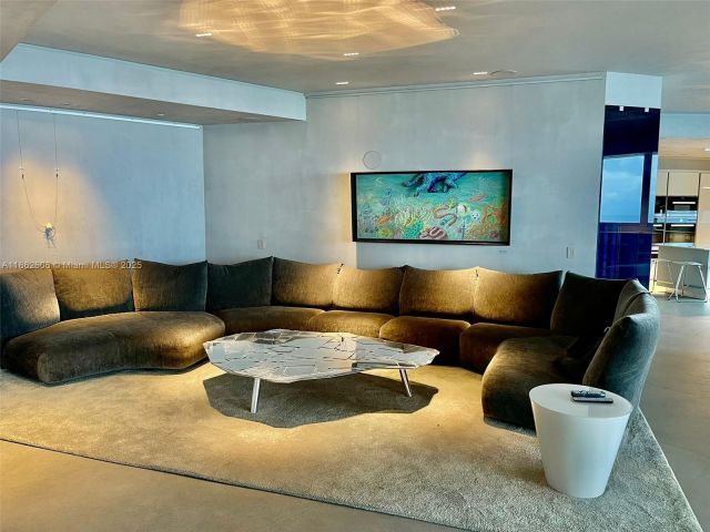 Apartment for rent  Unit #3705 - photo 6461567