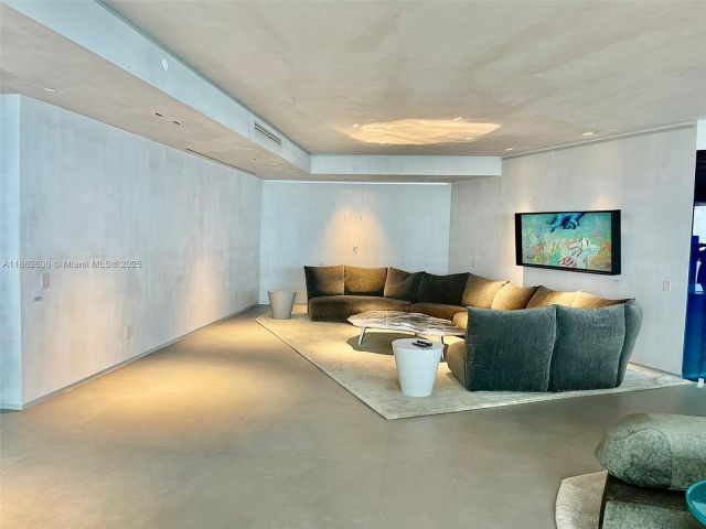 Apartment for rent  Unit #3705 - photo 6461569