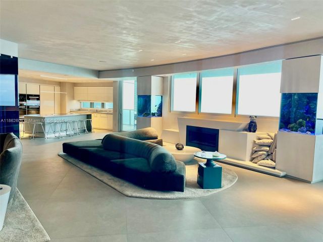 Apartment for rent  Unit #3705 - photo 6461570