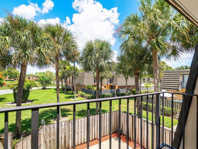 Home for rent at 624 6th Way - photo 6443152