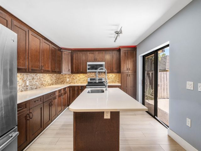 Home for rent at 624 6th Way - photo 6443160