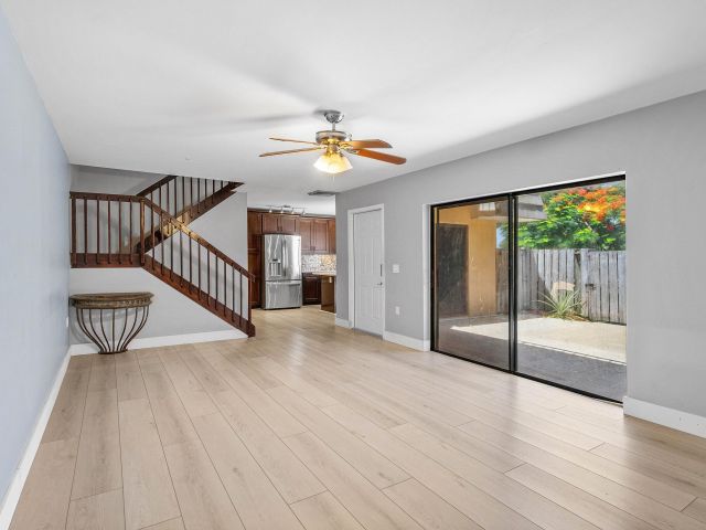 Home for rent at 624 6th Way - photo 6443162