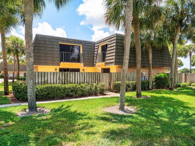 Home for rent at 624 6th Way - photo 6443168