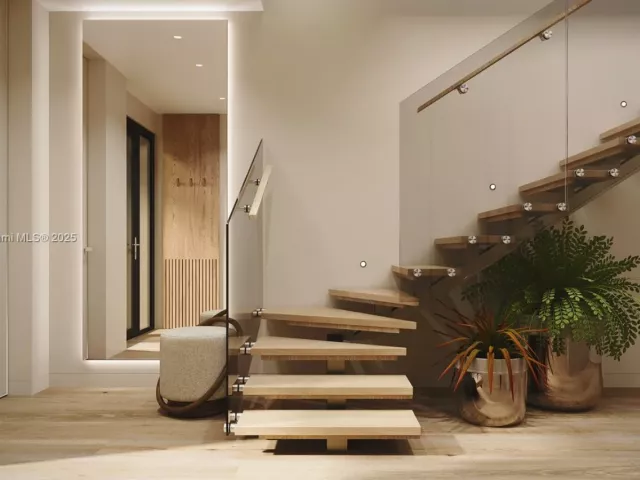 6-bedroom home for sale in Bay Harbor Islands - 10190 E Bay Harbor Dr Villa #B/B1 - MondialRealty