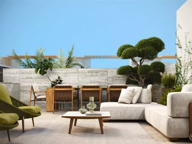 6-bedroom home for sale in Bay Harbor Islands - 10190 E Bay Harbor Dr Villa #B/B1 - MondialRealty