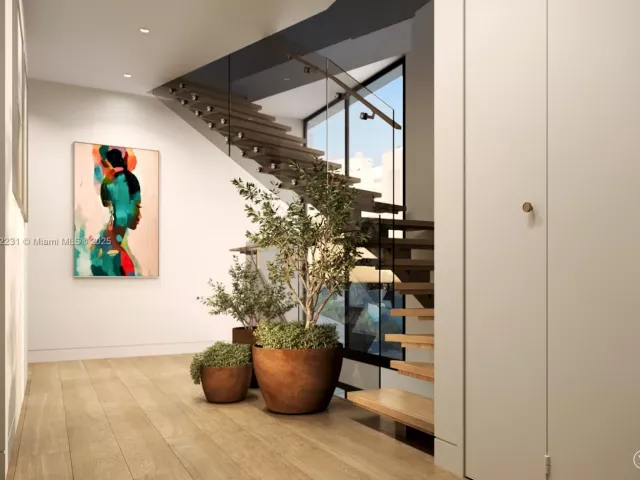 6-bedroom home for sale in Bay Harbor Islands - 10190 E Bay Harbor Dr Villa #B/B1 - MondialRealty