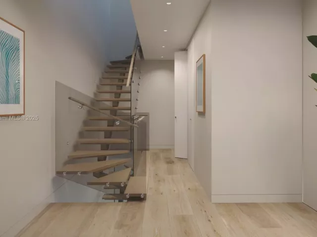 6-bedroom home for sale in Bay Harbor Islands - 10190 E Bay Harbor Dr Villa #B/B1 - MondialRealty