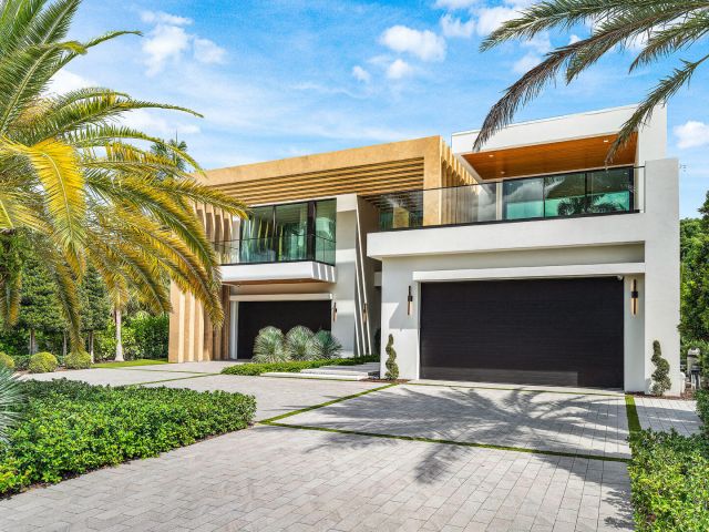 Home for sale at 217 Thatch Palm Drive - photo 6538213