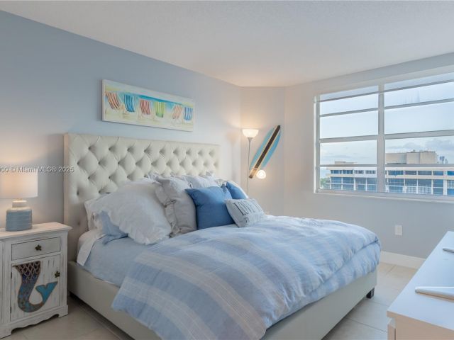 2-bedroom condo for sale in Hallandale Beach - 1985 S Ocean Dr 15G - MondialRealty