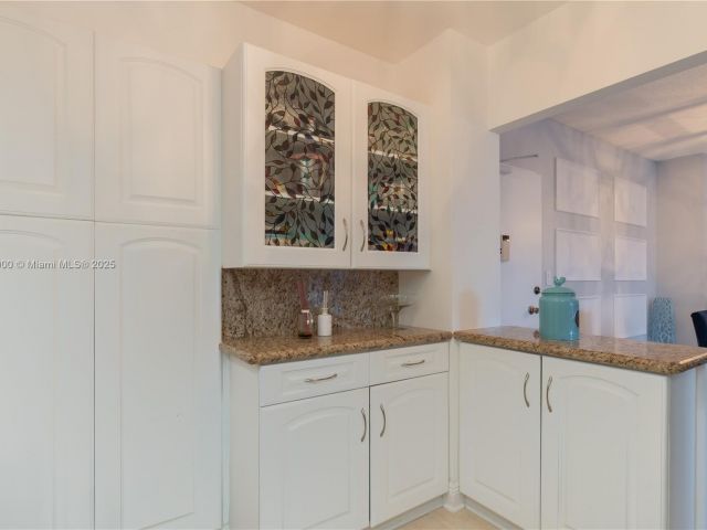2-bedroom condo for sale in Hallandale Beach - 1985 S Ocean Dr 15G - MondialRealty