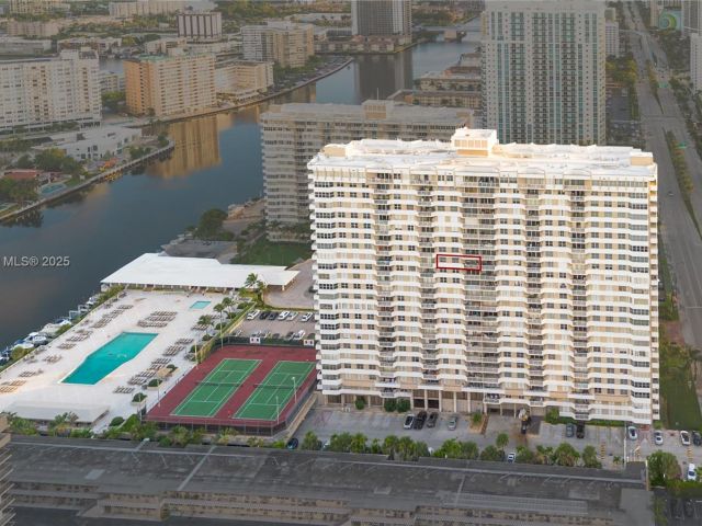 2-bedroom condo for sale in Hallandale Beach - 1985 S Ocean Dr 15G - MondialRealty